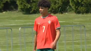 সকালে খালি পেটে লেবু গরম পানি খাওয়ার নিয়ম