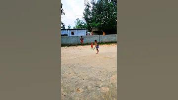 টেস্ট ক্রিকেটে বাংলাদেশের প্রথম সেঞ্চুরিয়ান কে ছিলেন