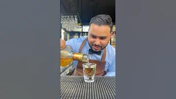 এক মেরু কেন্দ্রিক বিশ্ব বলতে কী বোঝো